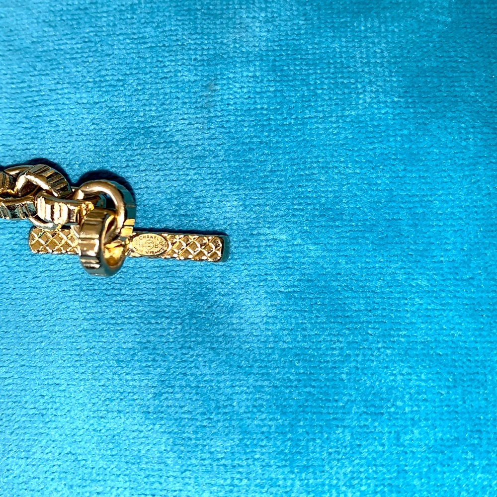 Authentic Modern Chanel Toggle Necklace! Soooo Ch… - image 8